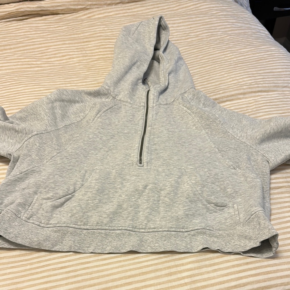 Lululemon Cropped half zip scuba